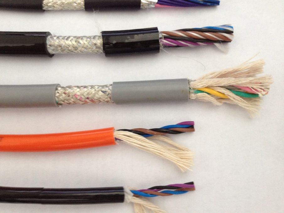 關于中速柔性拖鏈電纜方面的應用